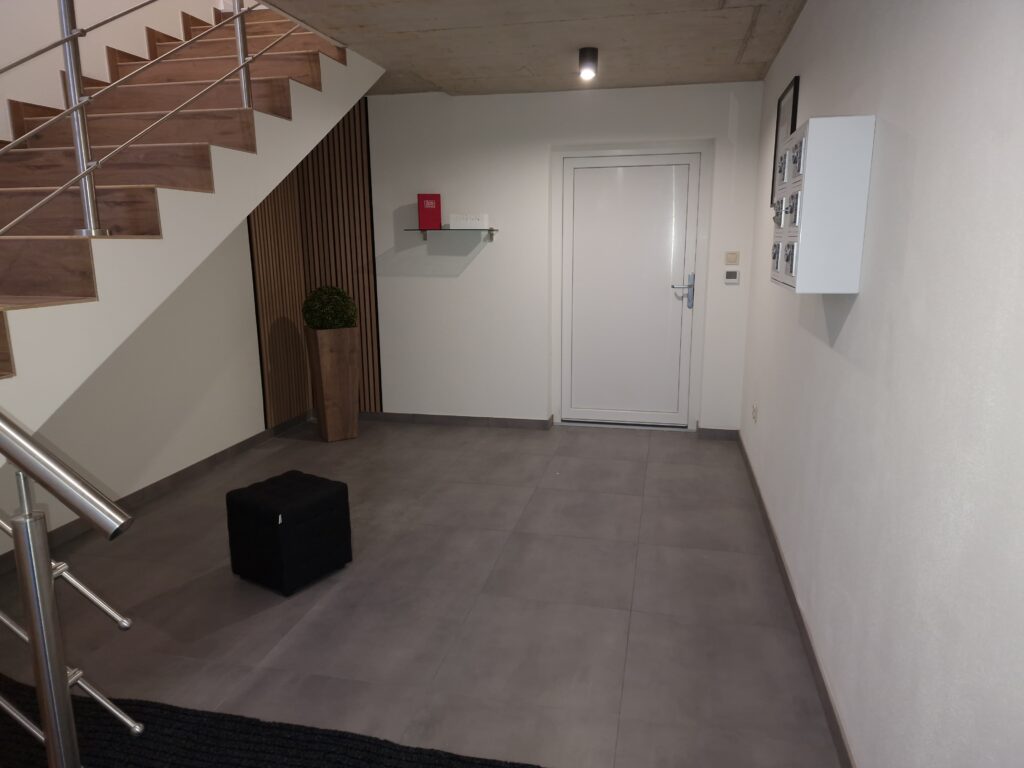 Entrance to the apartments